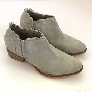 REBELS Chelsea Suede Ankle Boots Fringe Trim Booties Gray Tan Women’s Size 8